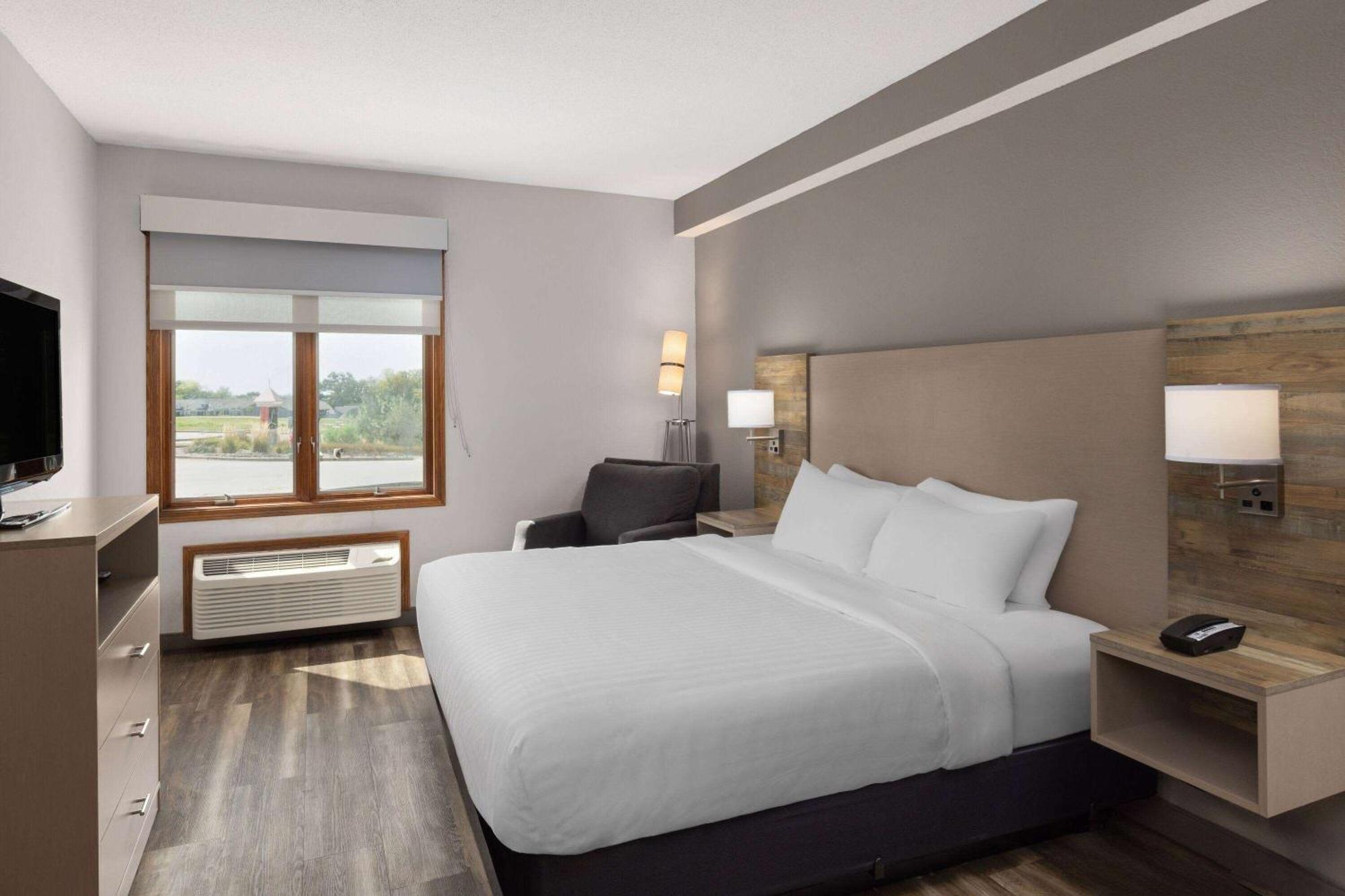 Links Bos Landen Hotel & Spa Of Pella, Trademark By Wyndham المظهر الخارجي الصورة